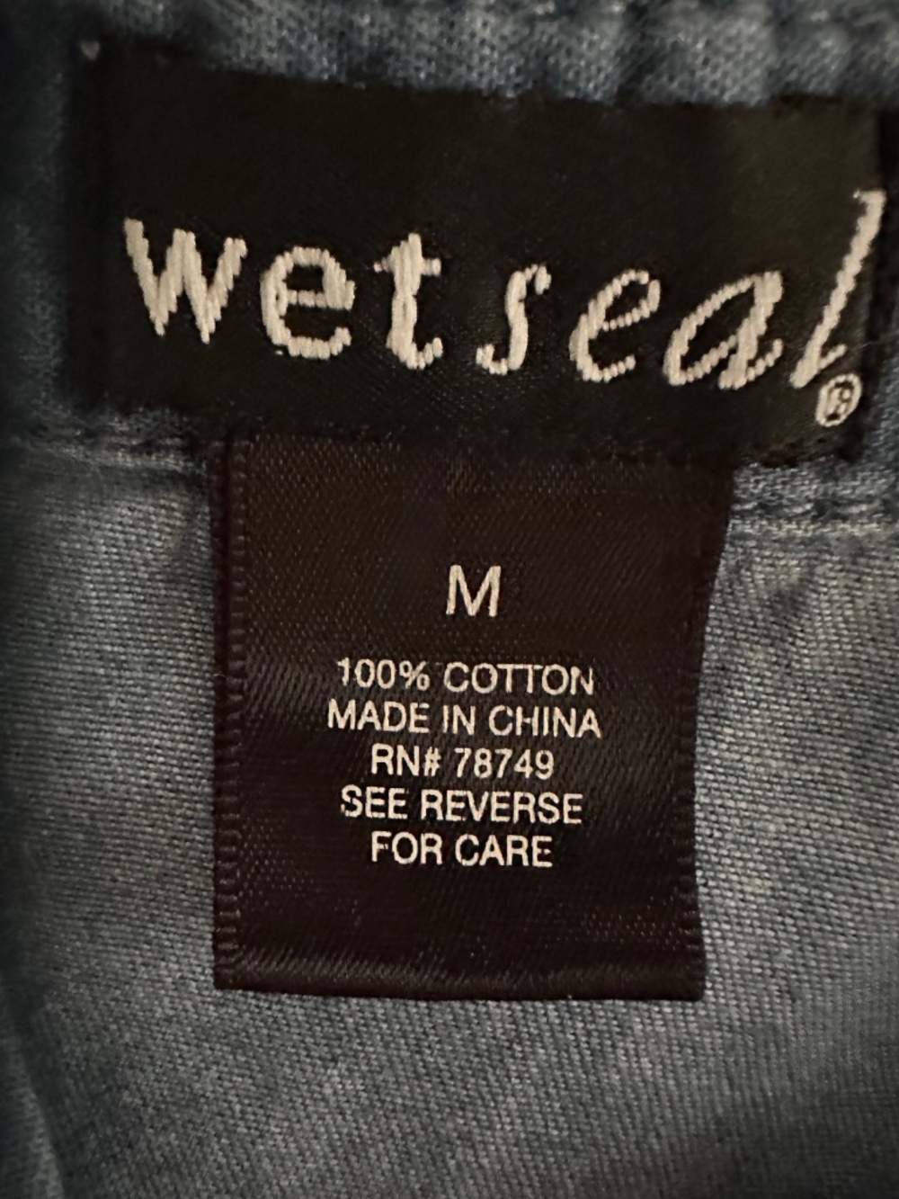Wet Seal Denim Long Sleeve Women's Blue Chambray Cotton Shirt Pocket Size M EUC - Picture 5 of 10